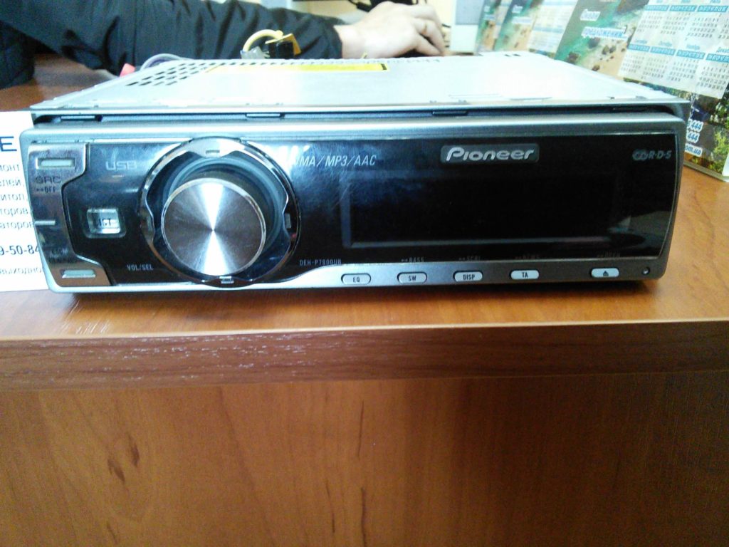 Автомагнитола Pioneer DEH-P7900UB — не включается, замена шлейфа панели ...
